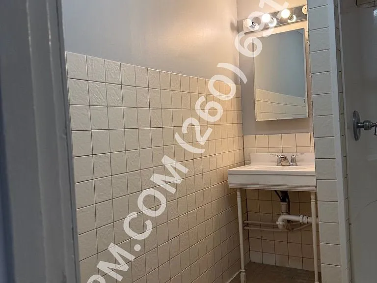 641 Byron St #1 — Photo 4