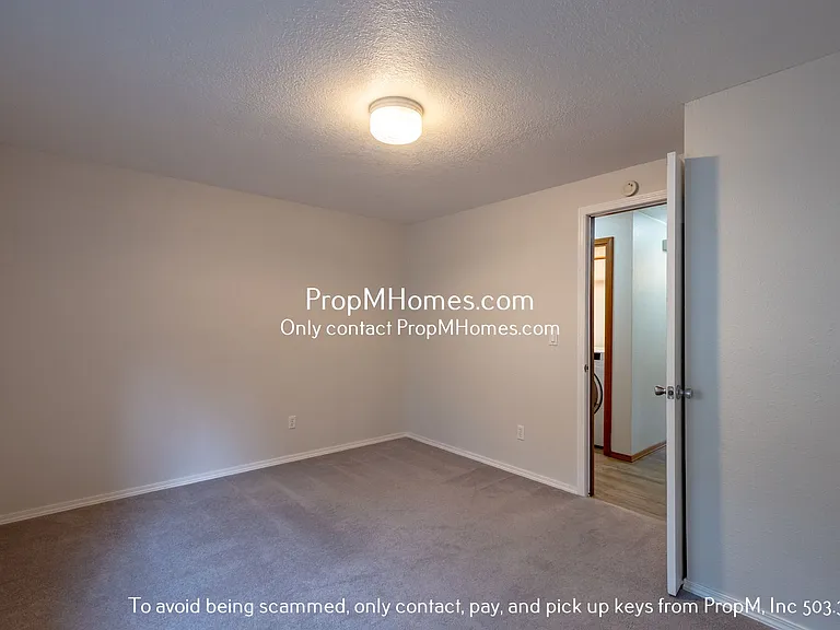 2627 SE Park Ave — Photo 13