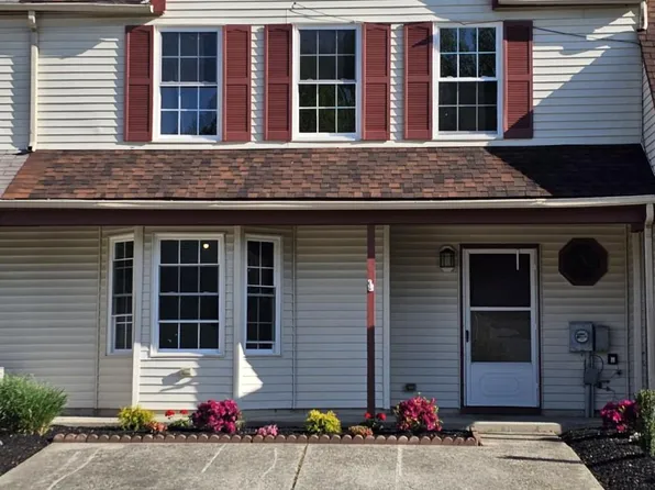 3 Summit Ct, Clementon, NJ 08021