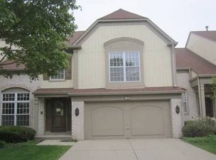 190 W Fox Hill Dr, Buffalo Grove, IL 60089