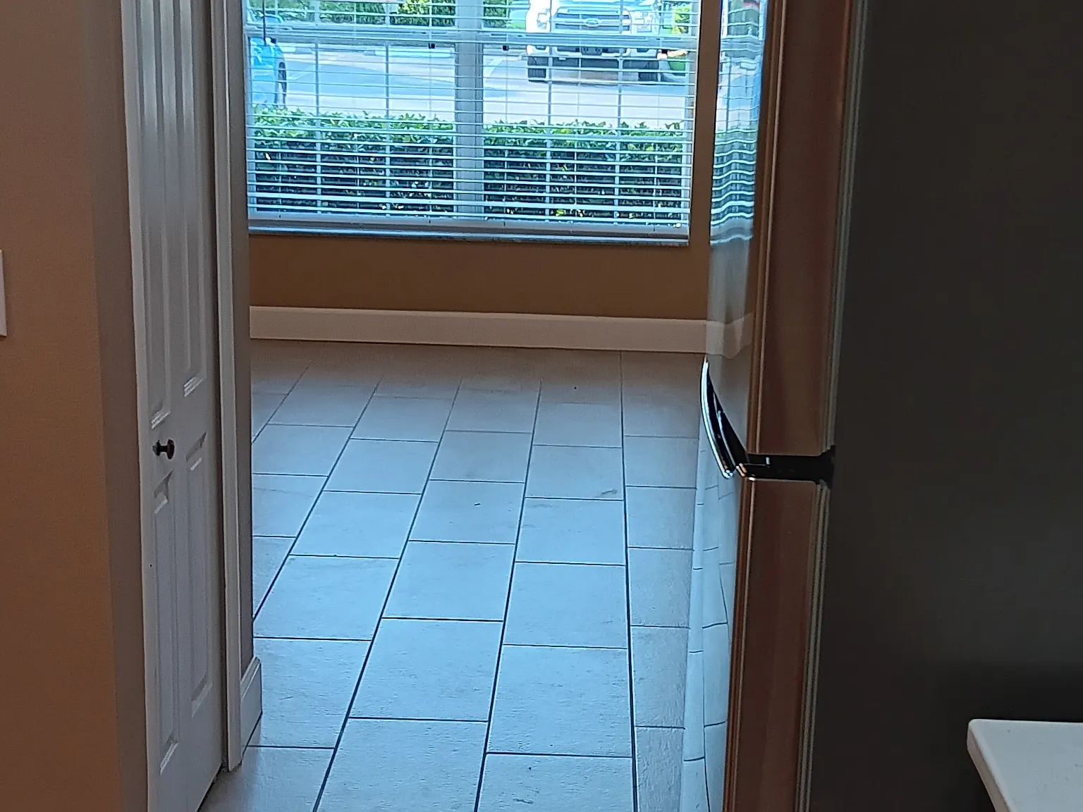 2 bed, 2.5 bath, 1337 sqft, $1,900 — Photo 3