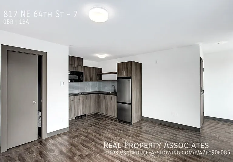817 NE 64th St #7 — Photo 5