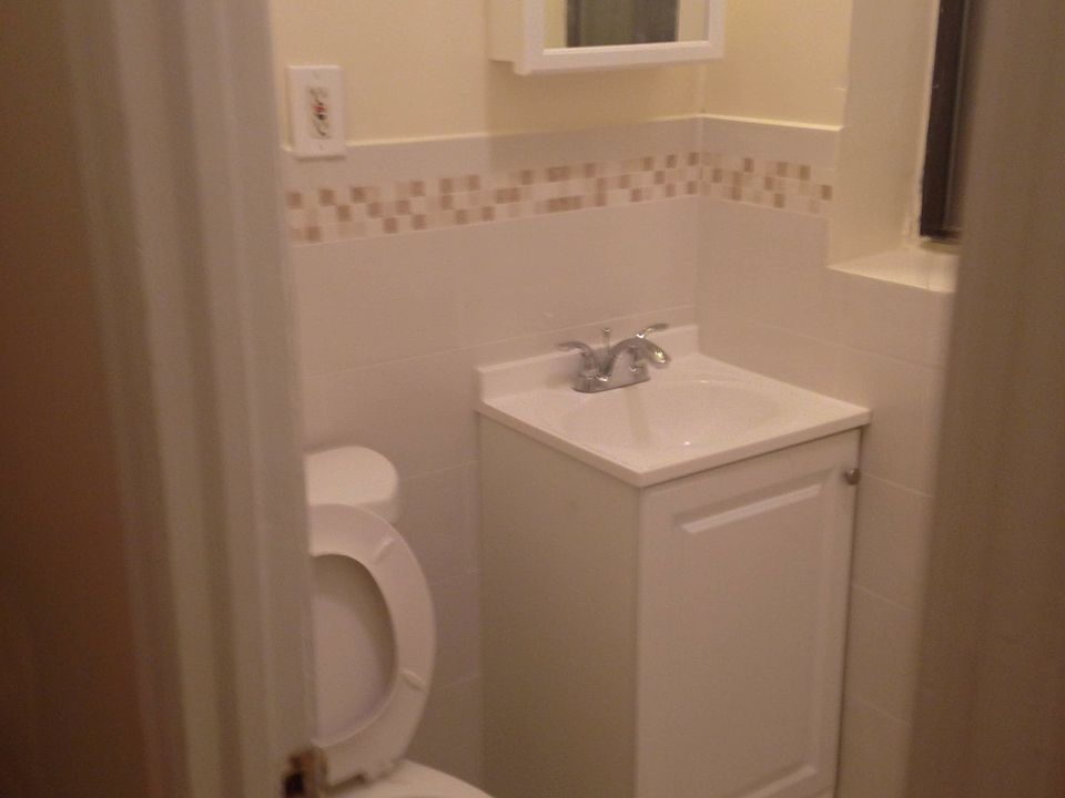 2nd image of 872 Greene Ave APT 2