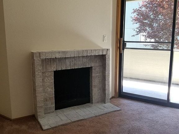 4th image of 1118 NE 105th St APT 24