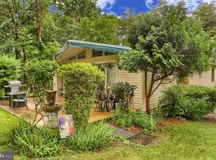 461 Toms Rd, Harrisburg, PA 17112