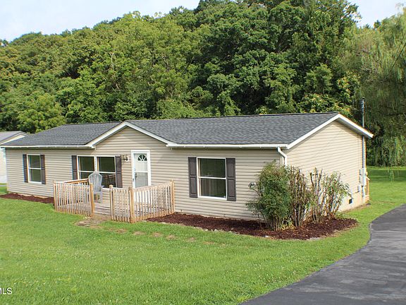 3rd image of 1028 Pleasant Dr