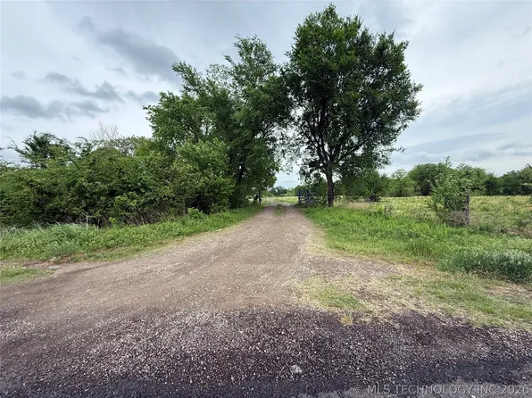 19892 Race Track Loop, Spiro, OK 74959