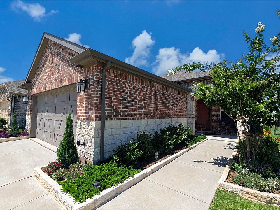 1st image of 945 Hidden Eddy Dr