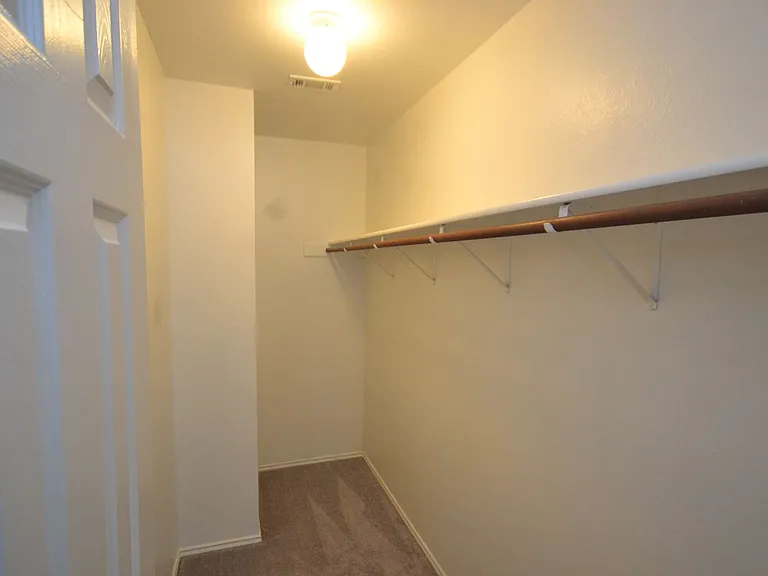 1803 Warwick Cv — Photo 11