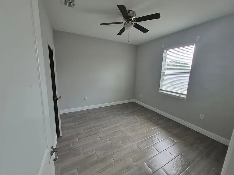 642 Desmoines Ct — Photo 6