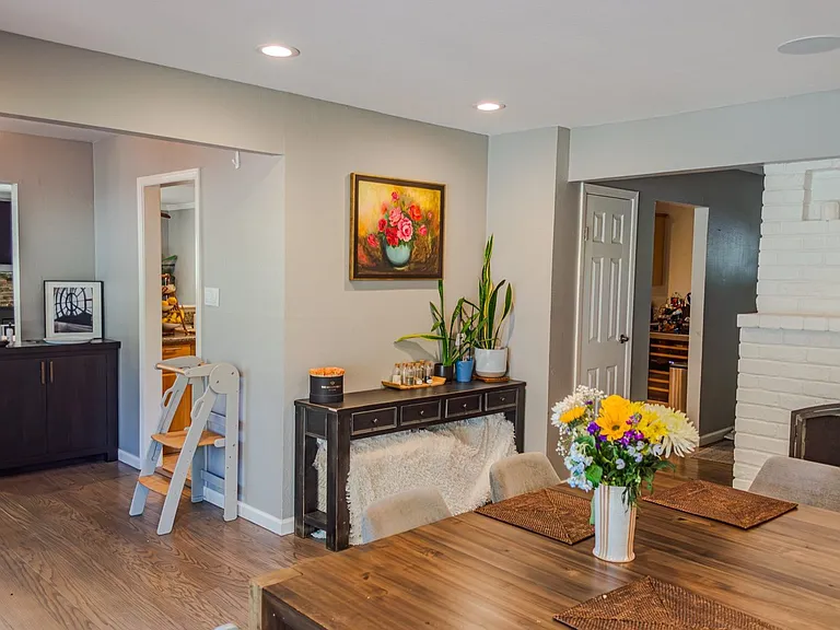 781 Duke Cir — Photo 11