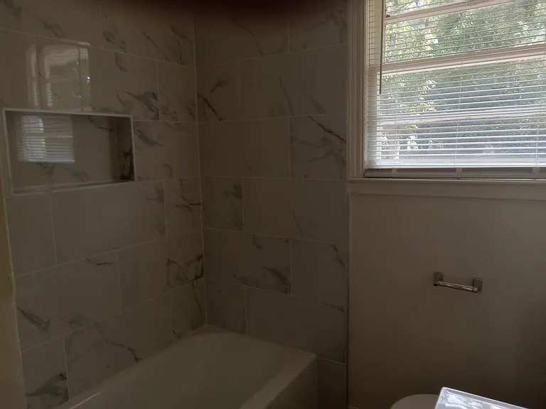 2836 Knox St — Photo 8