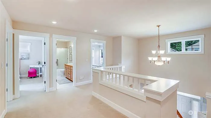 1215 N 27th Pl — Photo 6