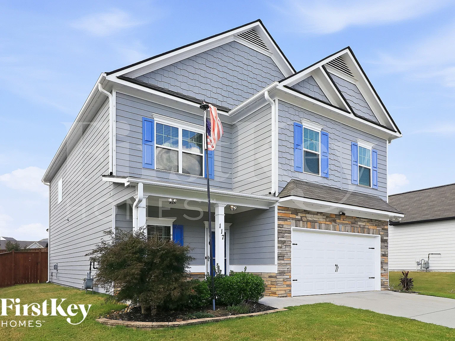 4 bed, 2.5 bath, 2572 sqft, $2,440 — Photo 2