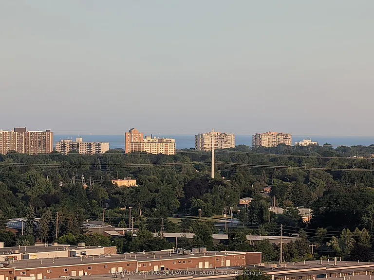 36 Lee Centre Dr #2009 — Photo 2