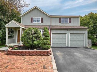 2101 Washington Ave, Seaford, NY 11783