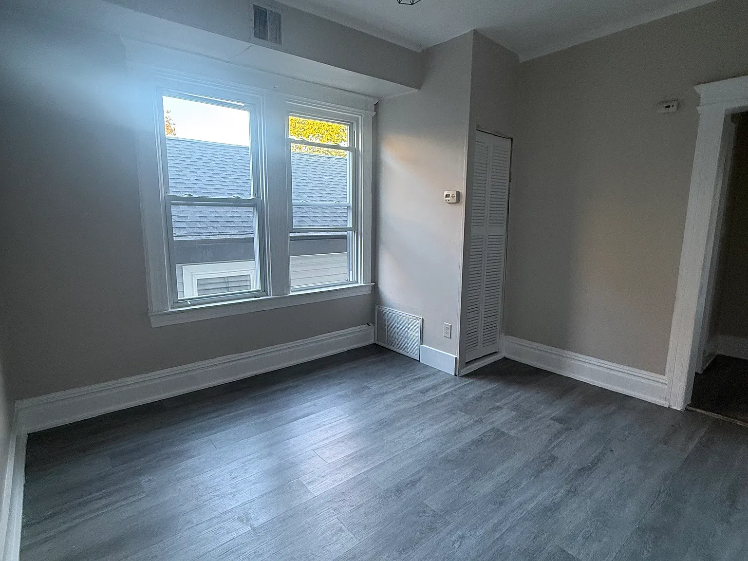 3 bed, $1,800 — Photo 2