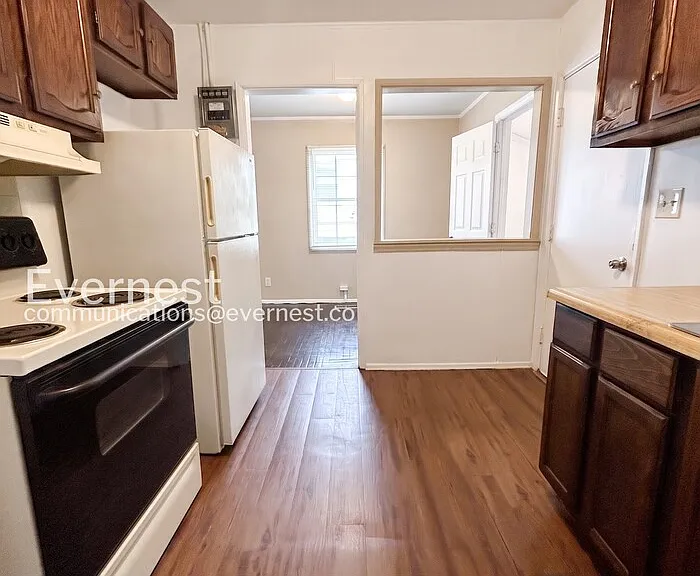 1242 Addison Ave — Photo 4