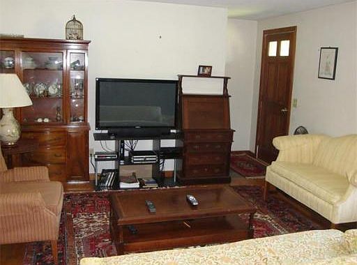 2nd image of 34 Hastings Ave