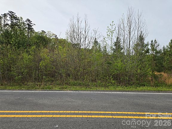 3rd image of 3121 Cold Springs Rd S