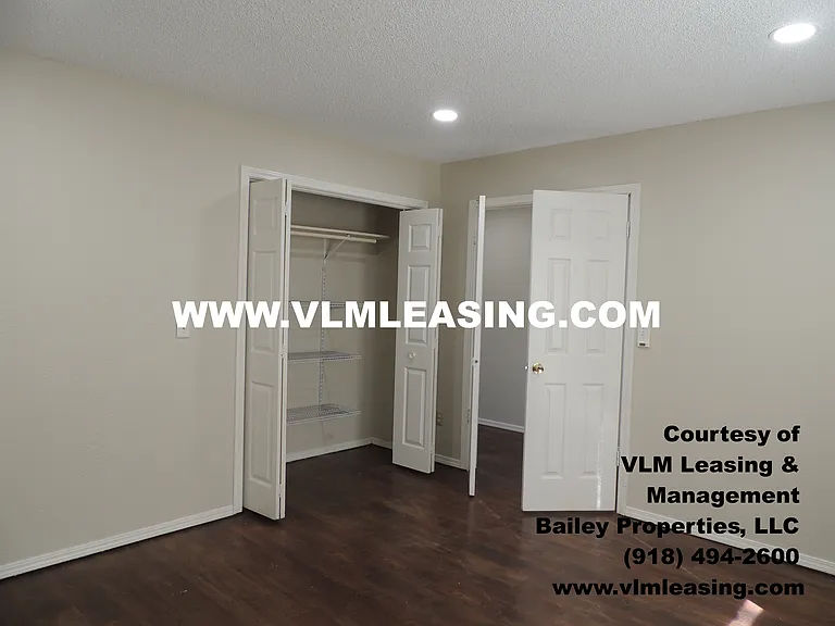 404 W Vicksburg St — Photo 10
