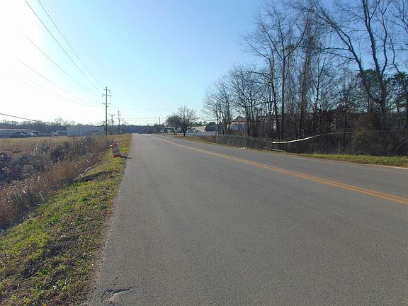 3rd image of 3111 Roberson Rd