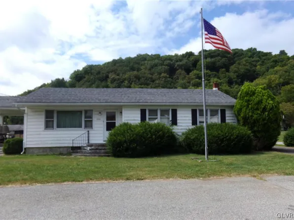 1855 Center St, Bangor, PA 18013