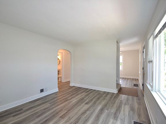 4th image of 2617 W 98th St