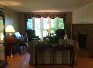 14 Surrey Run, Williamsville, NY 14221