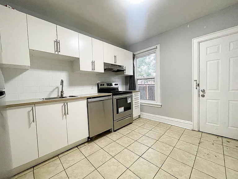 7 Rutherford Ave #2 — Photo 14