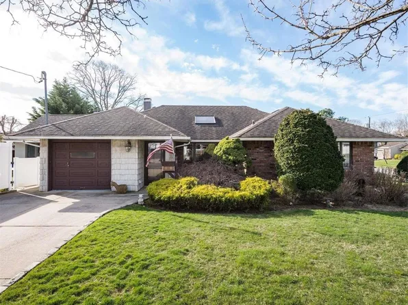 512 Surrey, Oceanside, NY 11572