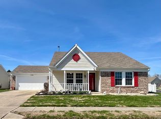 11266 Spring Blossom Ln, Fishers, IN 46038