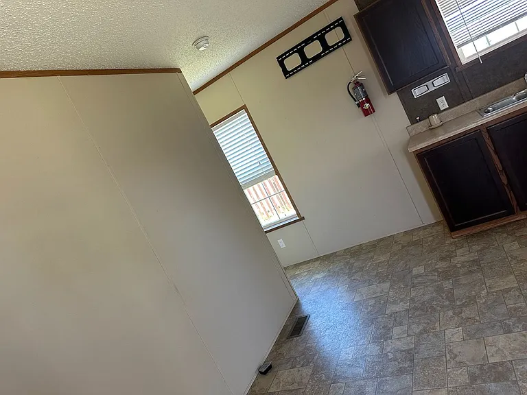 624 Madison Way — Photo 8