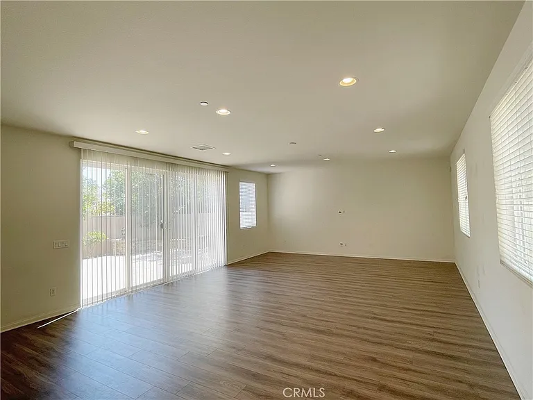 417 W Bagnall St — Photo 9