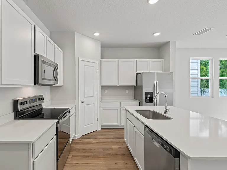 111 Brazil Nut Cir — Photo 6
