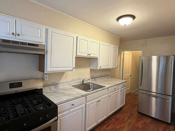 3rd image of 4408 Eldone Rd