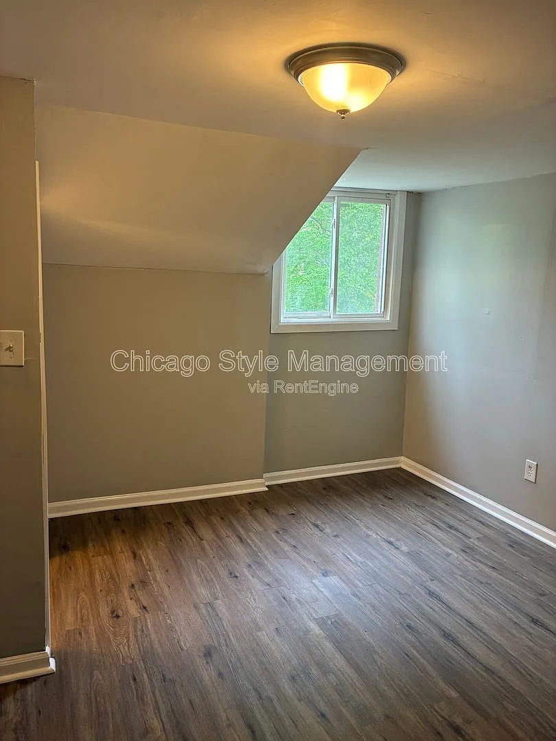 3 bed, 2.0 bath, $1,895 — Photo 2