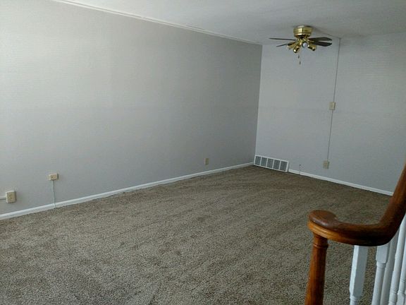 3rd image of 11 Trenton Sq #32