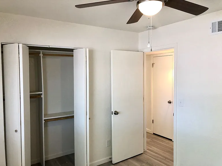 2715 Lillie Ave — Photo 16