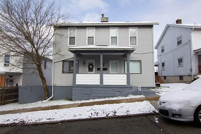 1612 Poplar St photo 1