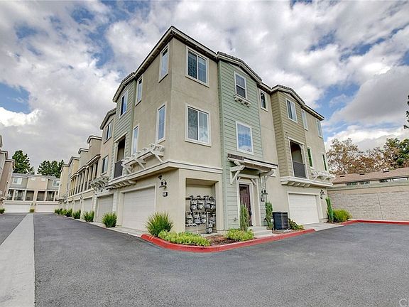3rd image of 2754 Daybreak Lane