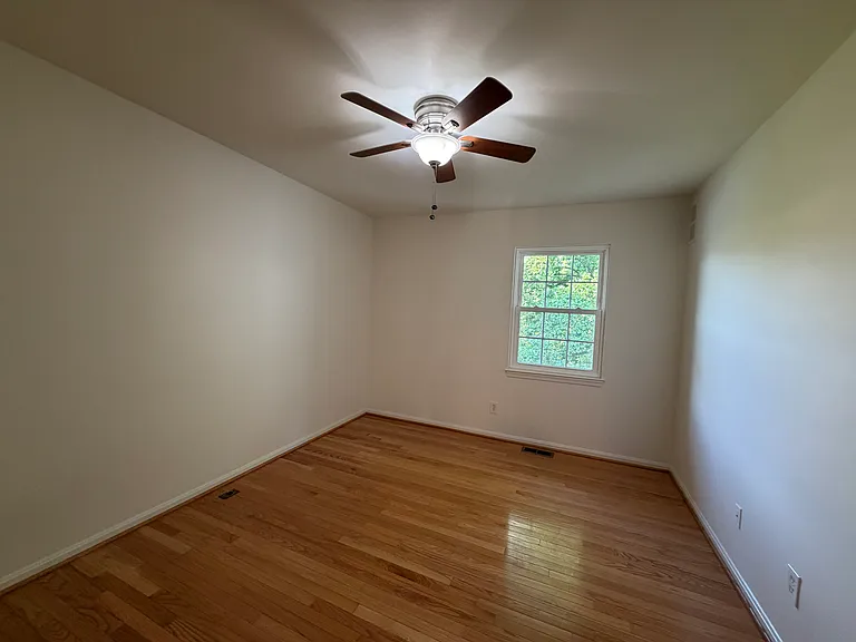 10404 Parthenon Ct — Photo 23