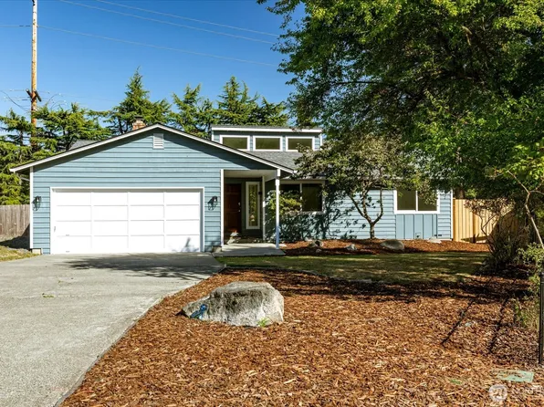 1501 SW Periwinkle Lane, Oak Harbor, WA 98277