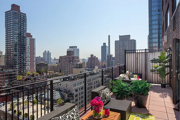 Sold by Stribling | media 10