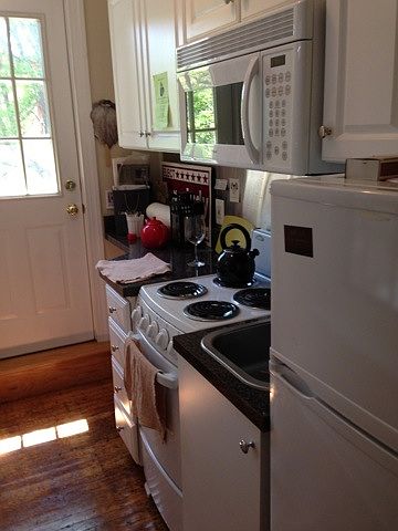 2nd image of 2036 Locust St APT 3R