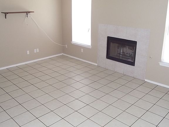 4th image of 4545 Loma Canada Ct