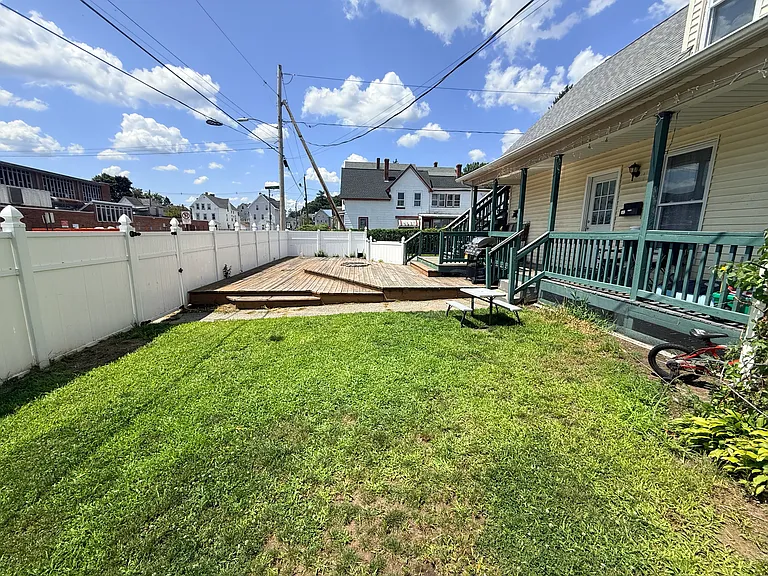 Main St — Photo 1