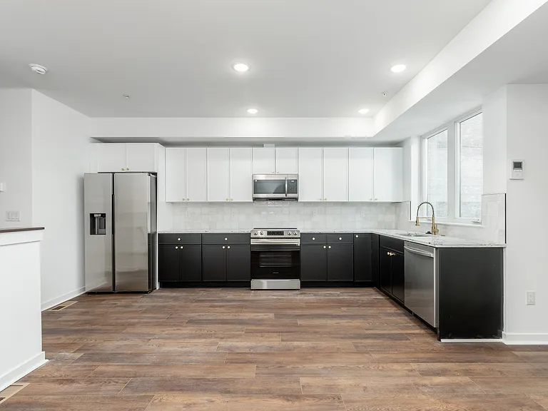 608 S American St #1 — Photo 4