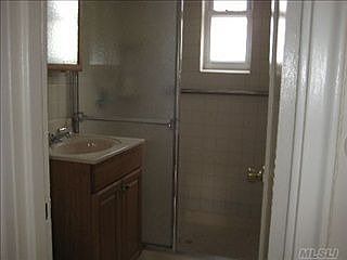 4th image of 3544 Utopia Pkwy #4A