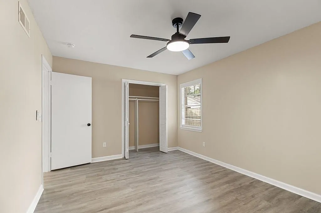 3 bed, 2.0 bath, 1377 sqft, $1,500 — Photo 4